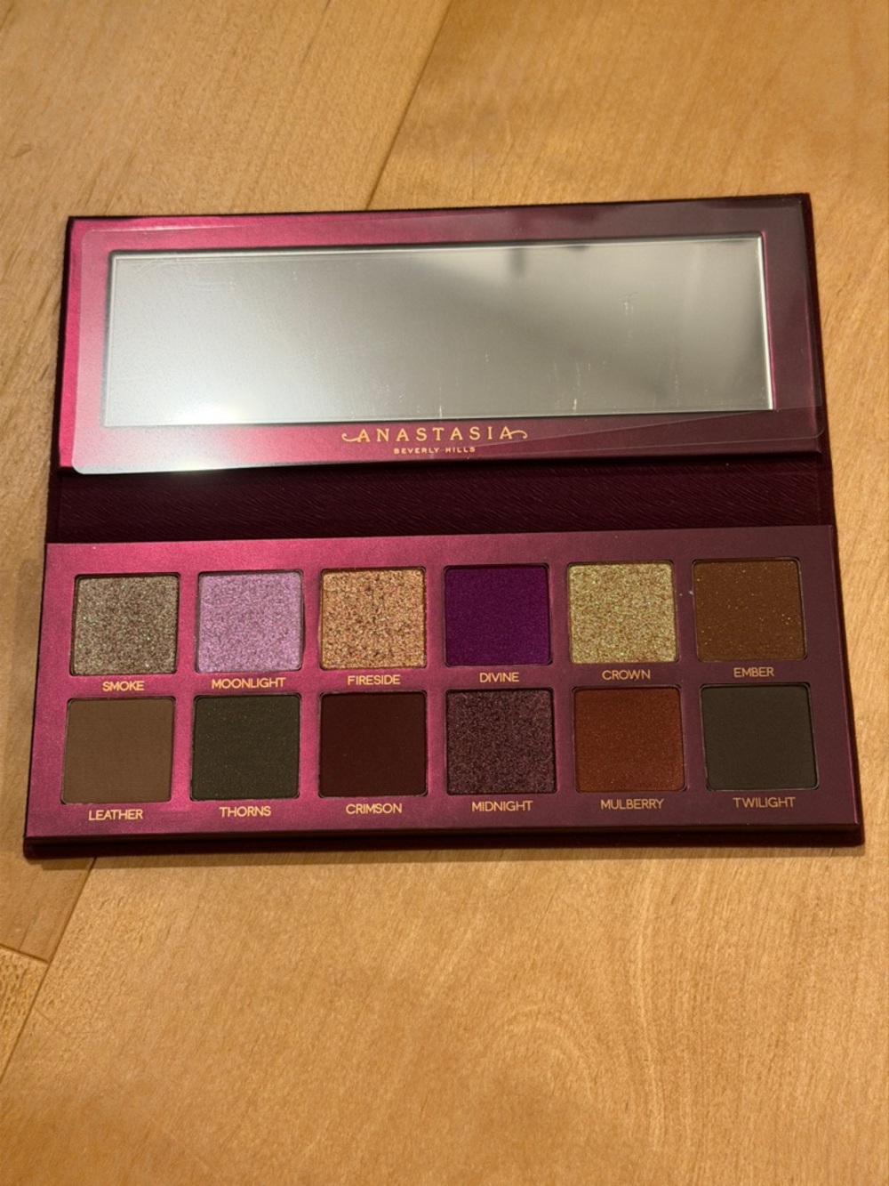Anastasia Beverly Hills Plum & Gold 14-Shade Eyeshadow Palette